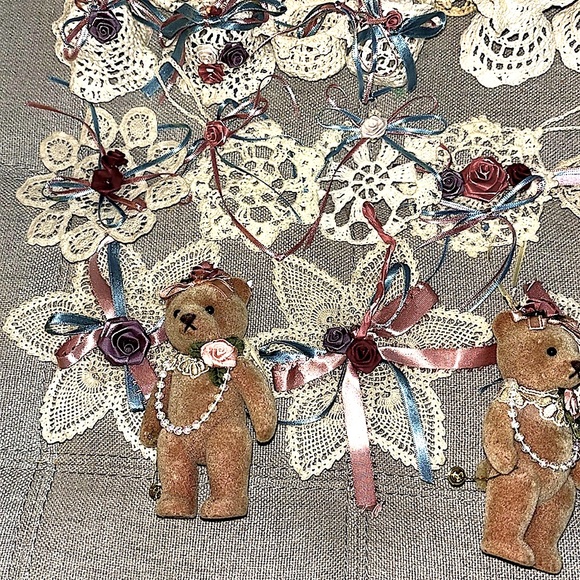 Lot- Most Handmade Christmas Ornaments. Also, 1 lace ornament and 2 bears - Picture 5 of 5
